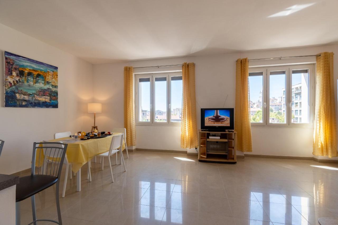 Celebre Vieux Port, Marseilleアパートメント エクステリア 写真